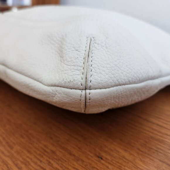 COACH WHITE PEBBLED LEATHER CHAIN DUFFLE SHOULDER BAG D1280-F19722 - Picture 6 of 12